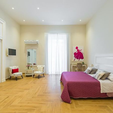 La Gatta Cenerentola Rooms Napoli Bagian luar foto