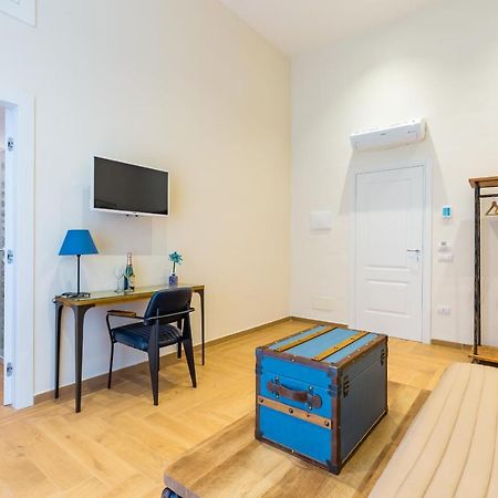 La Gatta Cenerentola Rooms Napoli Bagian luar foto