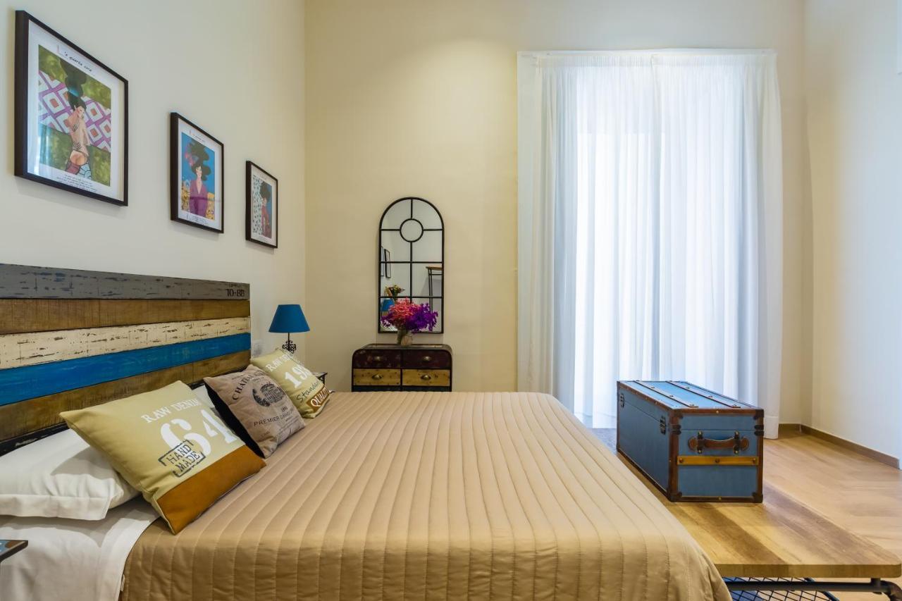 La Gatta Cenerentola Rooms Napoli Bagian luar foto