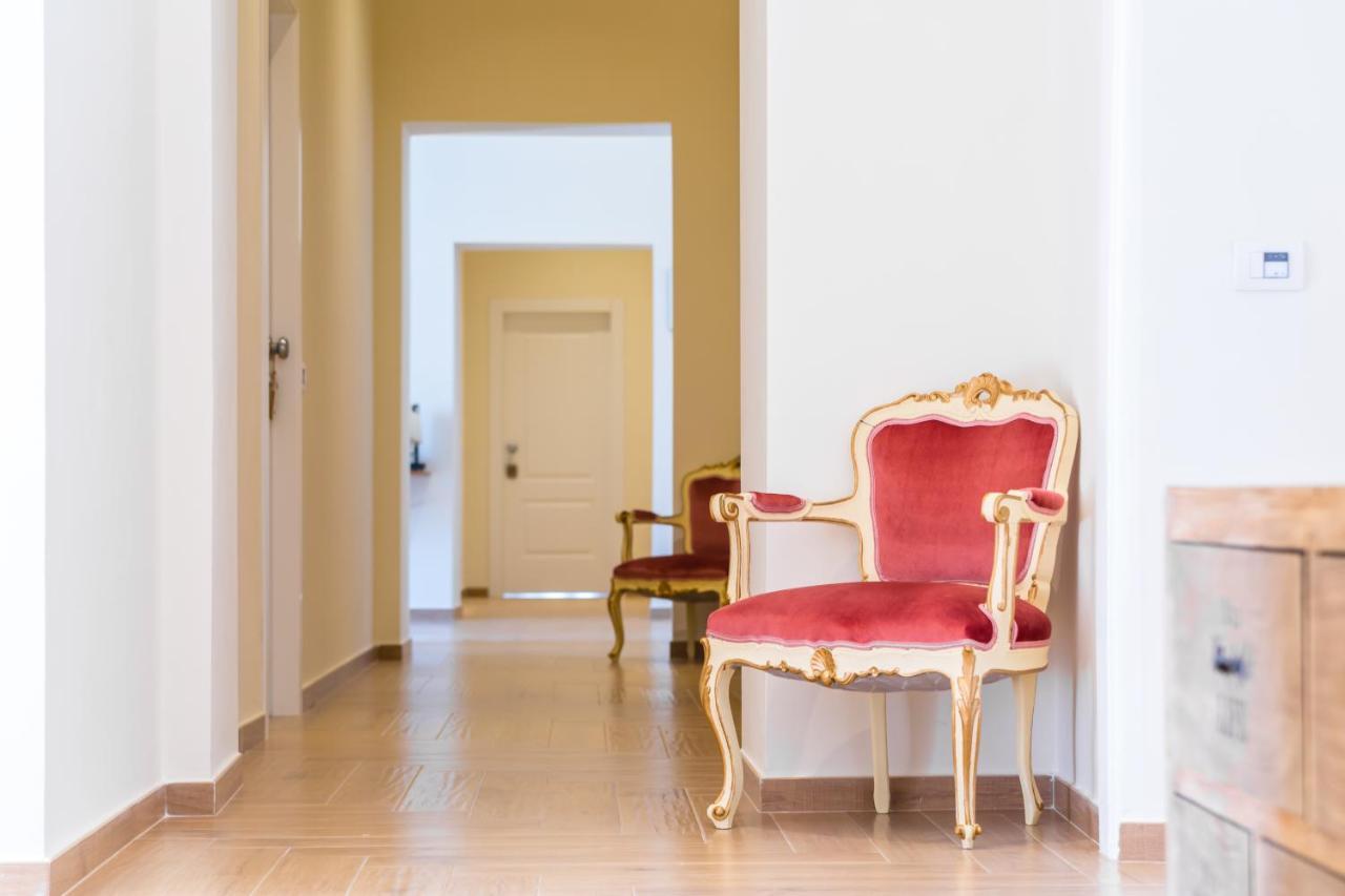 La Gatta Cenerentola Rooms Napoli Bagian luar foto