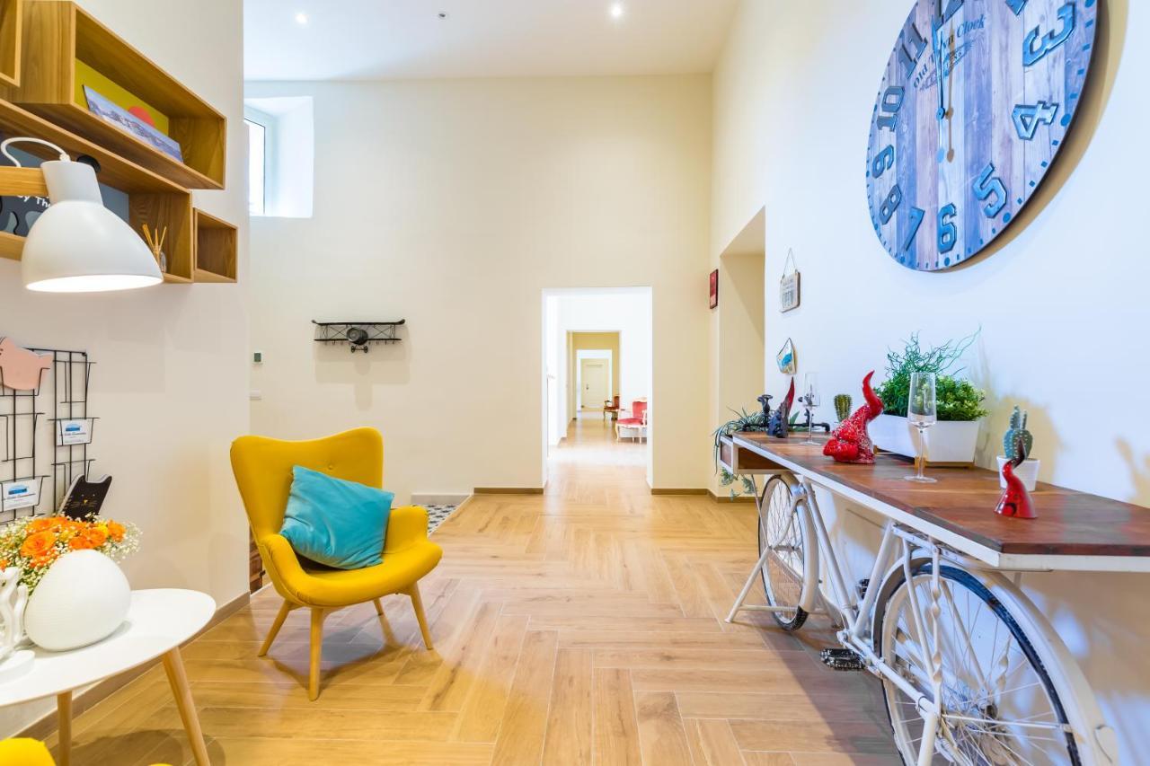 La Gatta Cenerentola Rooms Napoli Bagian luar foto