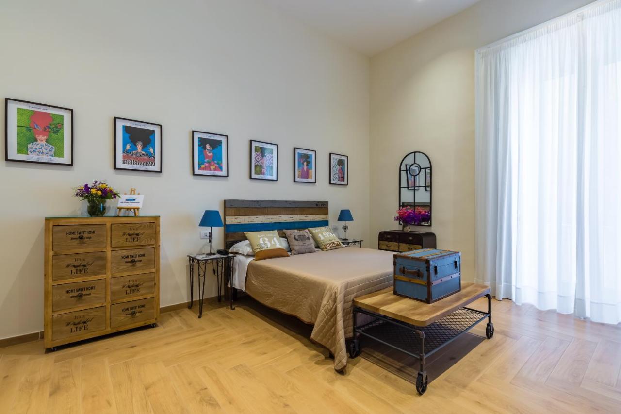 La Gatta Cenerentola Rooms Napoli Bagian luar foto
