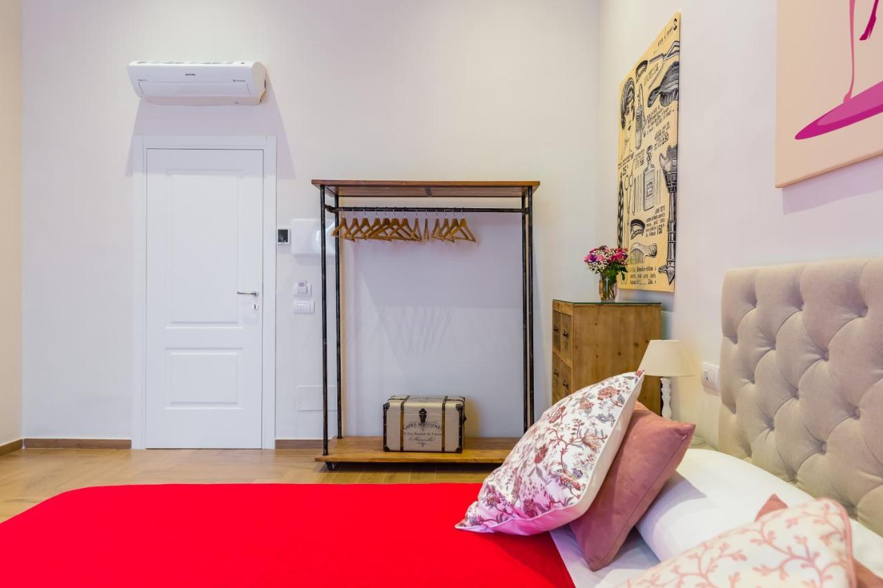 La Gatta Cenerentola Rooms Napoli Bagian luar foto