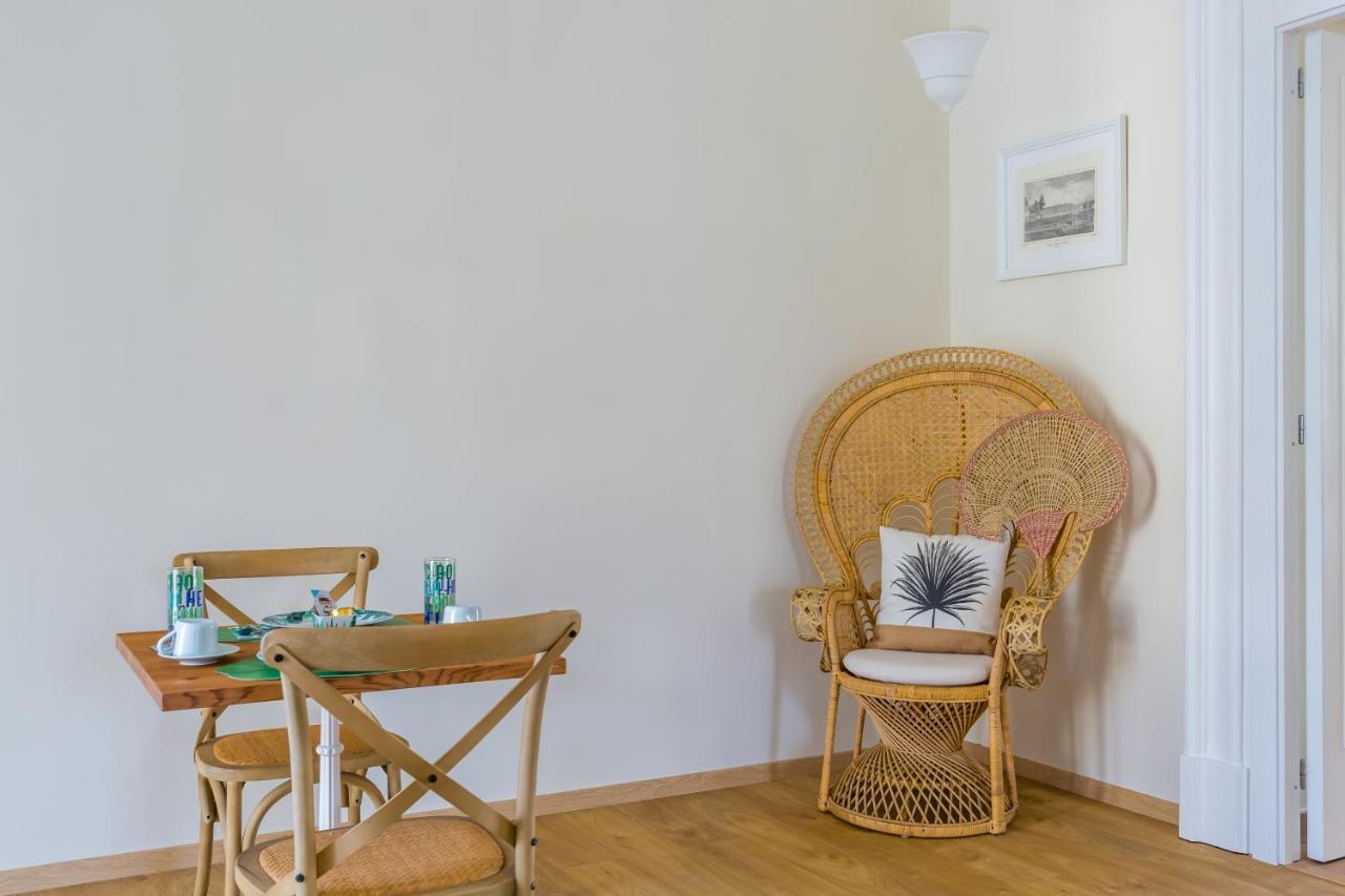 La Gatta Cenerentola Rooms Napoli Bagian luar foto